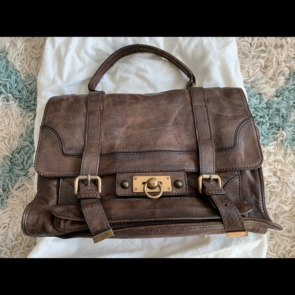Frye womens messenger inspired bag
